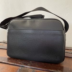 Authentic Louis Vuitton Reporter Bag